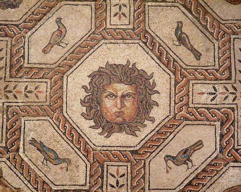Detalle central. Mosaico de Medusa y las Cuatro Estaciones (Palencia) 