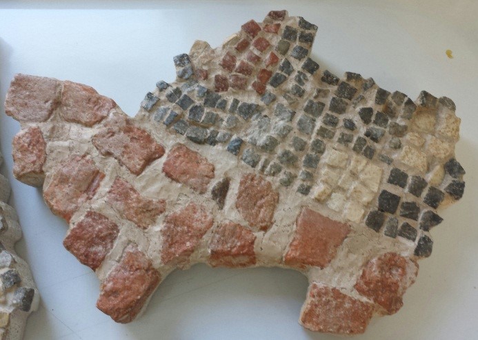 Fragmento 2060(12) con ajedrezado (Toralla, Vigo)